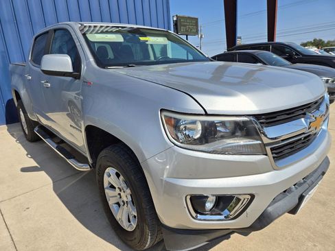 Used 2017 Chevrolet Colorado LT w/ LT Convenience Package image 3