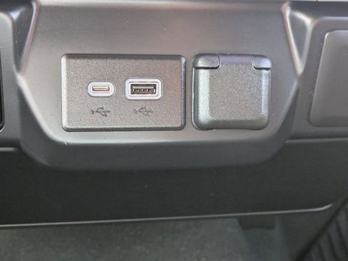 Used 2022 Chevrolet Silverado 1500 RST w/ LPO, Blackout Package image 26