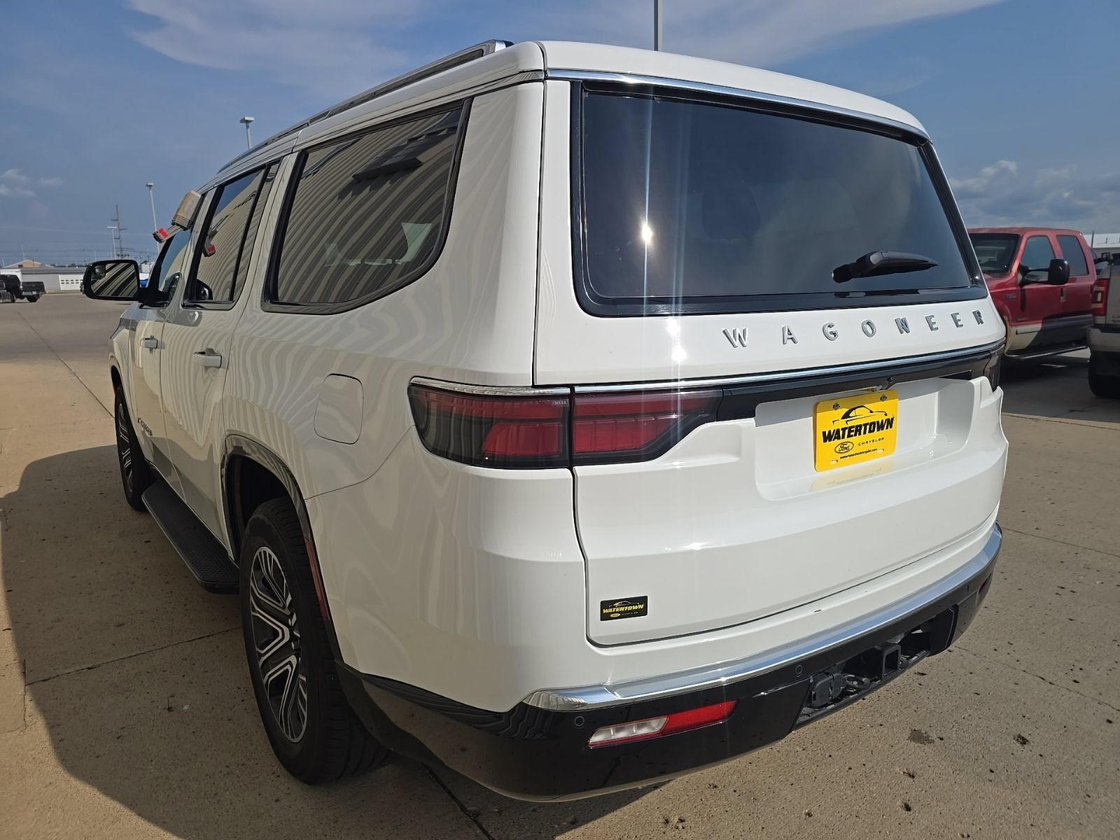 Used 2025 Jeep Wagoneer 4WD image 7