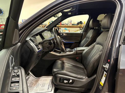 Used 2020 BMW X5 M50i w/ Executive Package AWD/4WD image 17