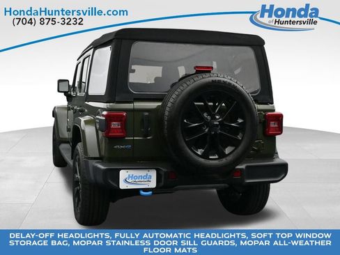 Used 2024 Jeep Wrangler Unlimited Sahara w/ Technology Group AWD/4WD image 6