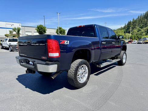 Used 2012 GMC Sierra 2500 SLE w/ SLE Preferred Package AWD/4WD image 4