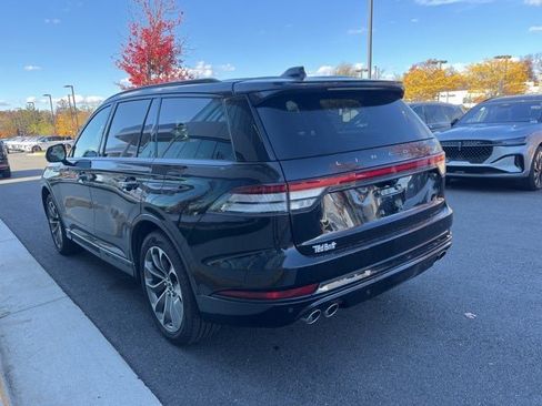 Certified 2025 Lincoln Aviator AWD w/ Jet Appearance Package image 9