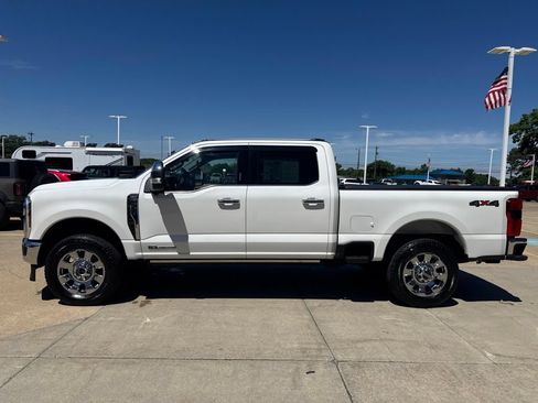 Used 2024 Ford F350 Lariat w/ Lariat Ultimate Package AWD/4WD image 3