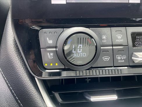Certified 2024 Toyota Grand Highlander FWD image 35