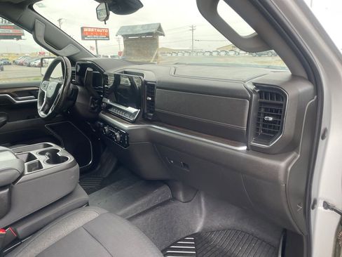 Used 2022 Chevrolet Silverado 1500 RST AWD/4WD image 16