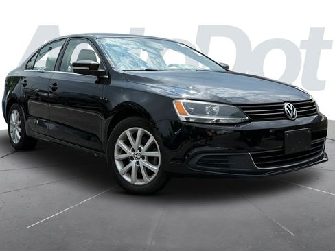 Used 2013 Volkswagen Jetta SE FWD image 1