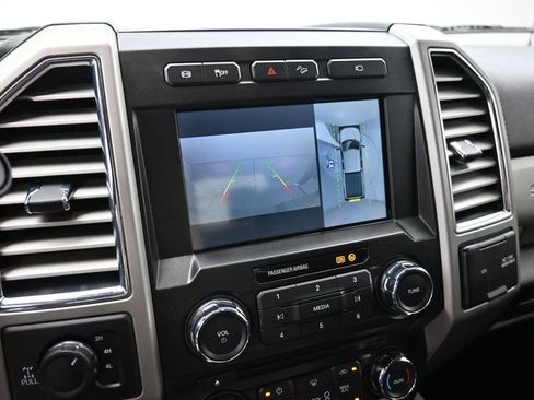 Used 2017 Ford F250 Lariat w/ Lariat Value Package AWD/4WD image 9