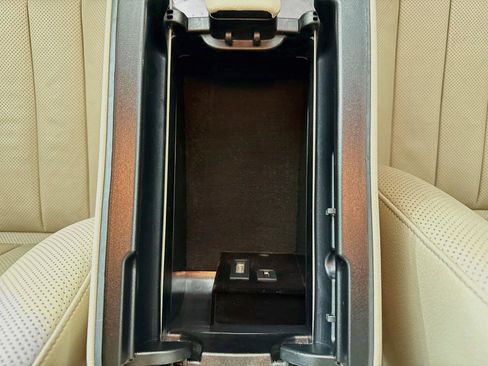 Used 2015 Mercedes-Benz E 350 Sedan image 35