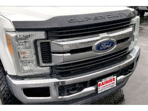 Used 2017 Ford F350 XLT w/ Camper Package image 30