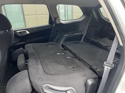 Used 2014 Nissan Pathfinder SV image 24