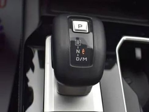 Used 2025 Mitsubishi Outlander SE image 36