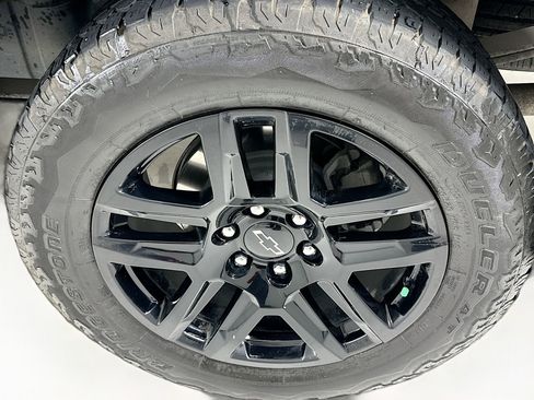 Used 2024 Chevrolet Silverado 1500 Custom Trail Boss AWD/4WD image 30