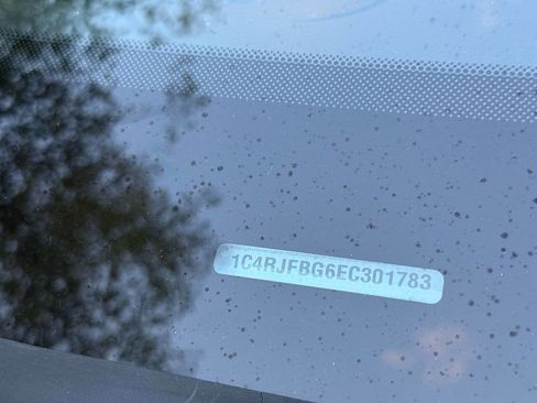 Used 2014 Jeep Grand Cherokee Limited image 23