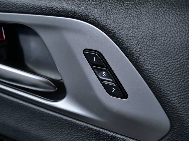 Used 2025 Chrysler Pacifica Select FWD image 29