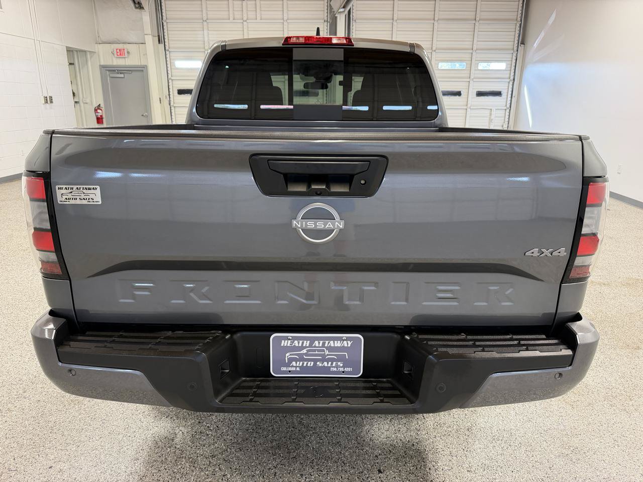Used 2025 Nissan Frontier SV AWD/4WD image 6