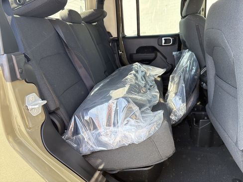 New 2026 Jeep Gladiator Willys image 18