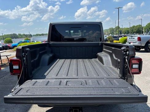 New 2026 Jeep Gladiator Mojave AWD/4WD image 9