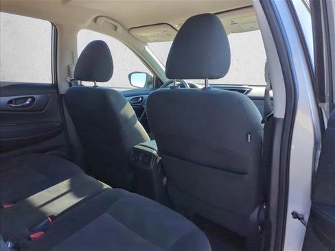 Used 2016 Nissan Rogue SV image 19