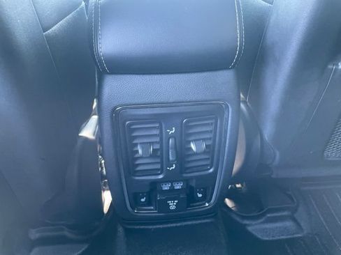Used 2017 Jeep Grand Cherokee Limited w/ Luxury Group II AWD/4WD image 33