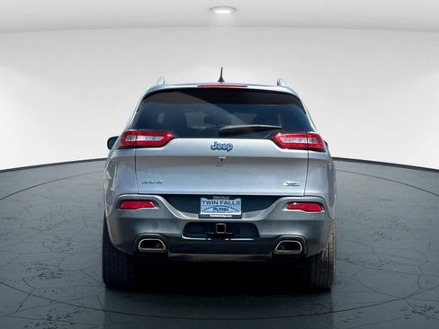 Used 2017 Jeep Cherokee Latitude w/ True North Edition AWD/4WD image 7