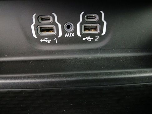 Used 2024 RAM 1500 Laramie image 6