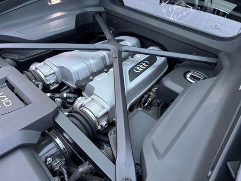 Used 2018 Audi R8 V10 w/ Premium Package image 14