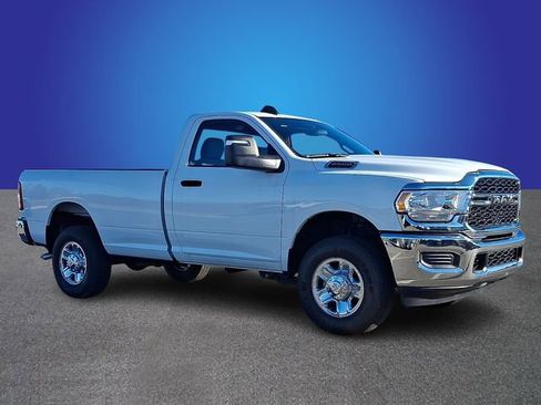 Used 2024 RAM 2500 Tradesman w/ Chrome Appearance Group image 3