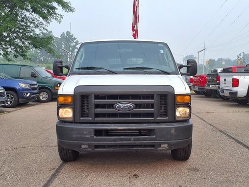 Used 2008 Ford E-250 and Econoline 250 RWD image 2