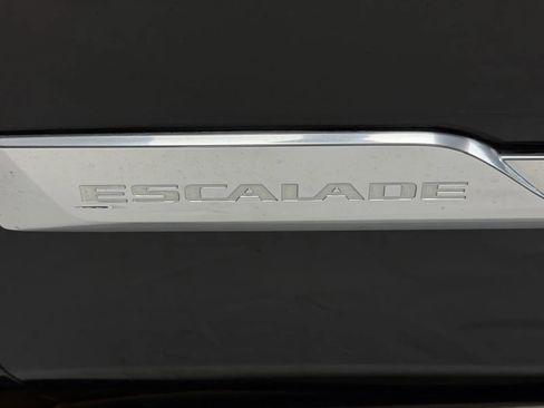 Used 2015 Cadillac Escalade Premium image 10