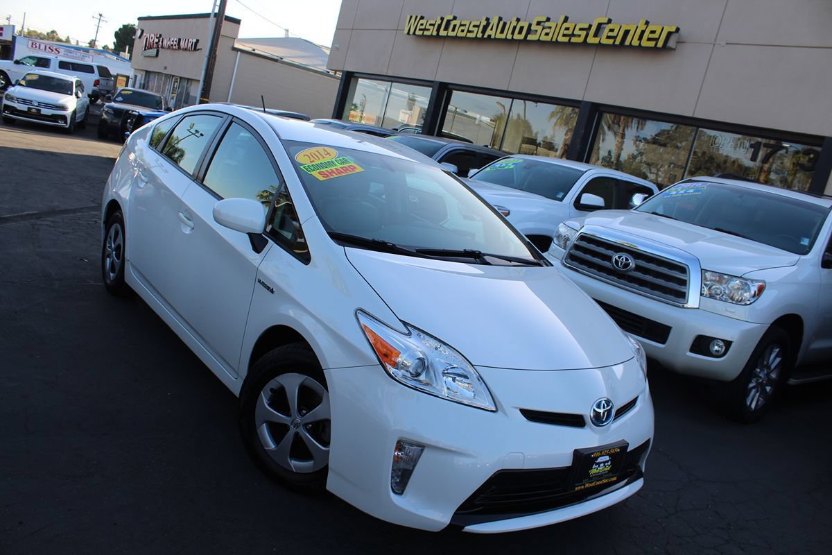 Used 2014 Toyota Prius Four FWD image 34