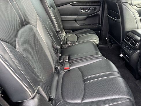 Used 2023 Honda Pilot Elite image 11