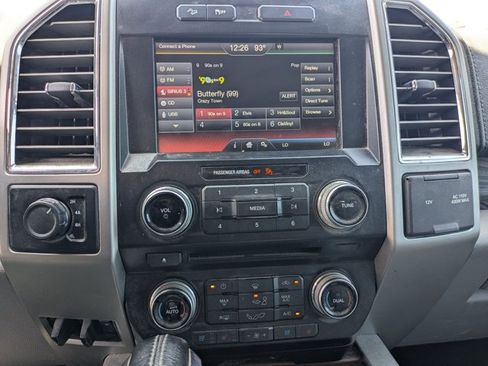 Used 2015 Ford F150 Lariat w/ Equipment Group 502A Luxury AWD/4WD image 8