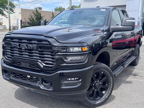 Used 2025 RAM 2500 Big Horn AWD/4WD image 3