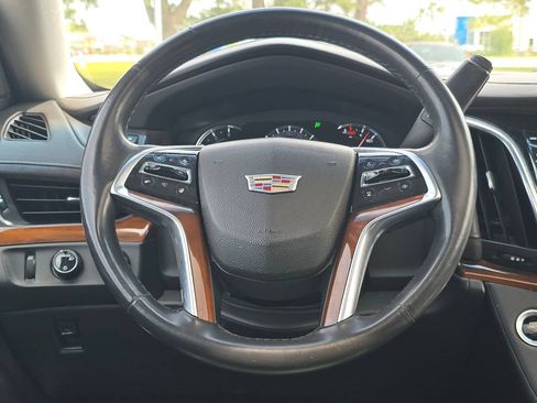 Used 2017 Cadillac Escalade Premium Luxury AWD/4WD image 14