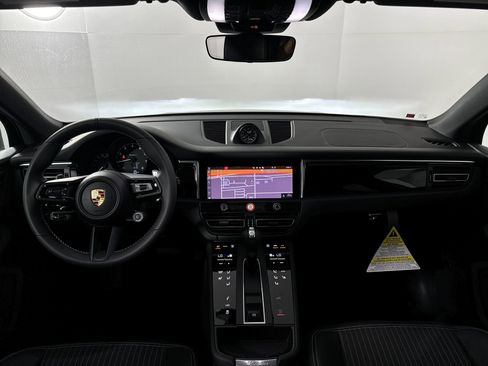 Certified 2025 Porsche Macan Turbo image 25