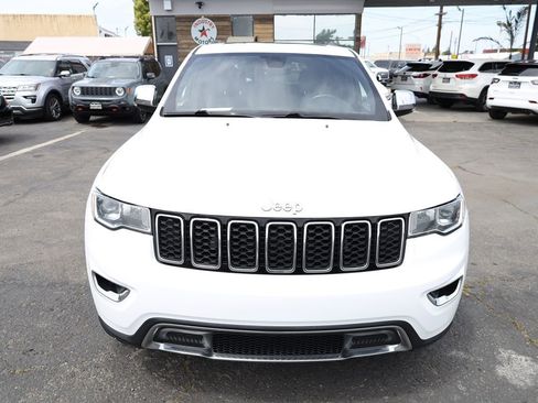 Used 2018 Jeep Grand Cherokee Limited AWD/4WD image 3