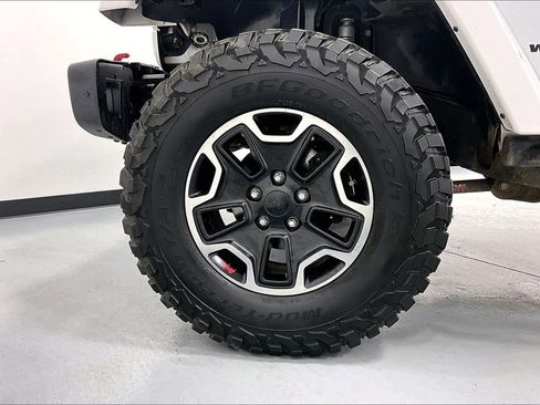 Used 2015 Jeep Wrangler Unlimited Rubicon AWD/4WD image 11