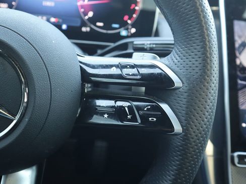 Used 2025 Mercedes-Benz GLC 300 4MATIC image 18