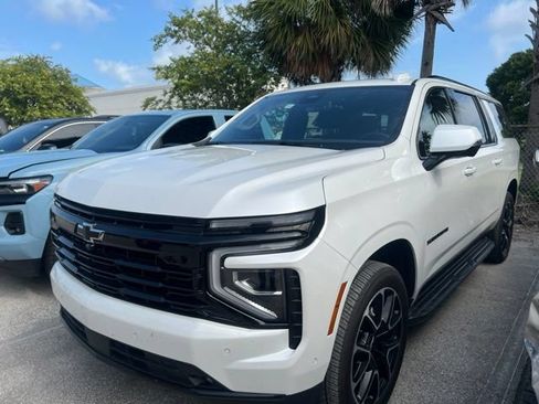 Certified 2025 Chevrolet Suburban RST w/ Comfort Package AWD/4WD image 1
