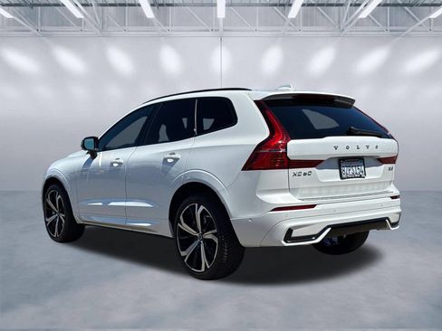 Used 2022 Volvo XC60 B6 R-Design w/ Advanced Package AWD/4WD image 4