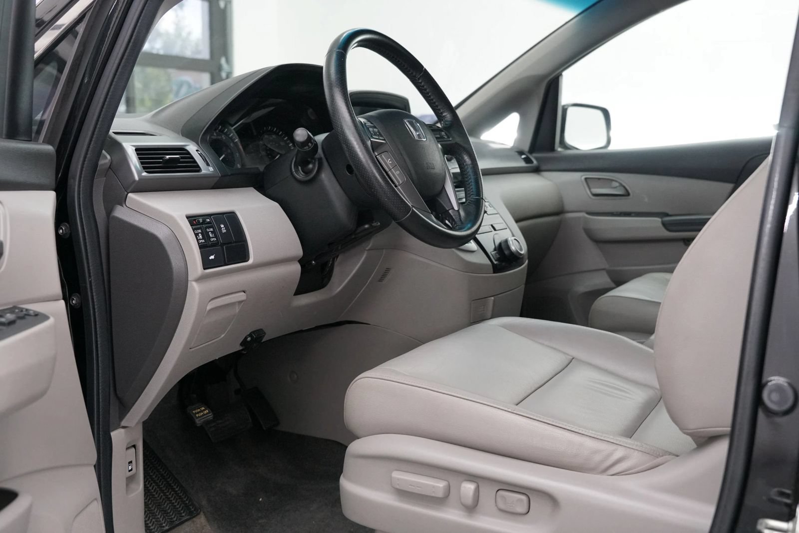 Used 2011 Honda Odyssey EX-L image 19