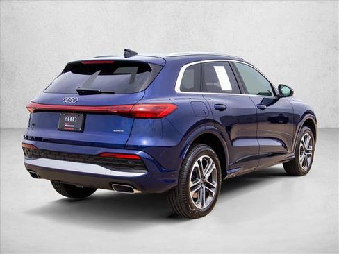 Certified 2025 Audi Q5 Premium w/ Convenience Package AWD/4WD image 5