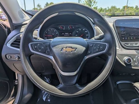 Used 2022 Chevrolet Malibu LT FWD image 17