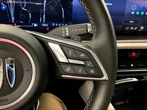 Used 2024 Buick Envision Avenir AWD/4WD image 28