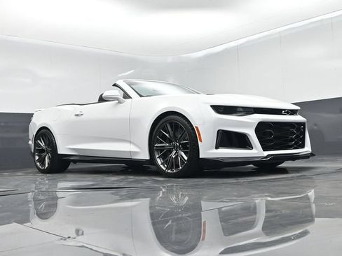 Used 2022 Chevrolet Camaro ZL1 RWD image 45