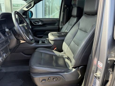 Used 2022 Chevrolet Suburban LT RWD image 8