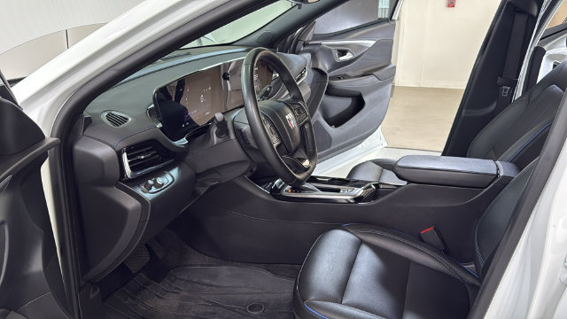 Used 2024 Buick Envista Sport Touring w/ Convenience I Package FWD image 14