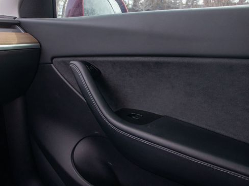 Used 2021 Tesla Model Y Long Range image 20