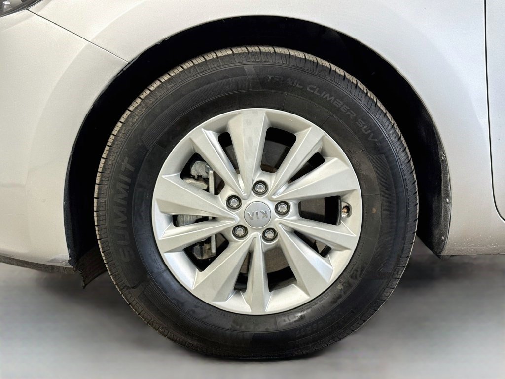 Used 2018 Kia Sedona L FWD image 34